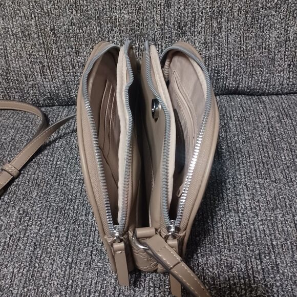 NINE WEST Tan Dannin Mini Crossbody w/ Mushroom Logo - Picture 4 of 7